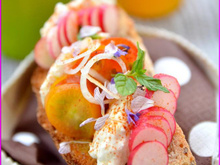 Brushetta cottage cheese, légumes croquants