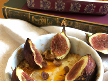 Petit gratin de figues, pâte d'amande, orange et brisures d'amaretti