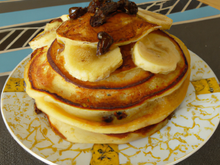 Pancakes banane et rhum-raisins originaux