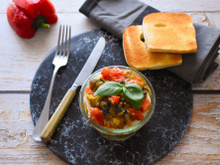 Comment faire un tiramisu salé aux légumes du soleil, une idée d’entrée fraîche et gourmande ?