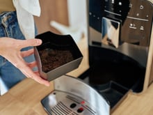Ne jetez plus votre marc de café : voici comment l’utiliser pour éliminer toutes les mauvaises odeurs de votre cuisine