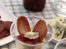 Verrine de polenta à la fourme d'ambert et son chutney poire