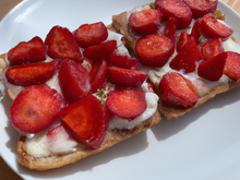 Tartine gourmande aux fraises