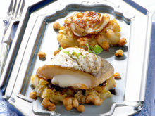 Cabillaud en croûte de noisettes, tombée de chou nouveau