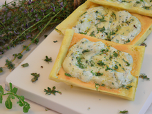 Pâte brisée légère à l'huile d'olive, au yaourt, thym et ciboulette