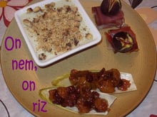 Panna cotta au roquefort, crumble aux noix et chutney raisins-poires au miel