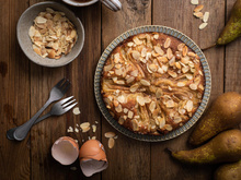 Laurent Mariotte dévoile sa recette de gâteau à la farine de châtaigne et poire, parfaite pour septembre