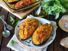 Panzanella, aubergines farcies, chaussons au bœuf, feuilletées tomates et pesto : le menu de la semaine du 4 au 8 juillet