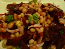 Salade de cocos de Paimpol, aux betteraves bio crues et aux oignons de Roscoff