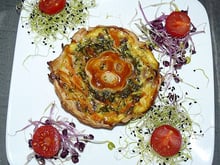 Quiche au poulet et fanes de carottes nouvelles