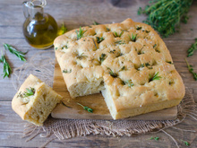 Focaccia à l’huile d’olive et aux herbes