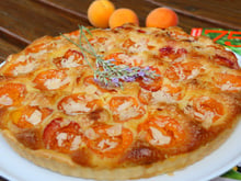 Tarte aux abricots sur lit d'amandine