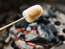 Brico débrouilles BBQ : Comment faire un barbecue, sans barbecue ?