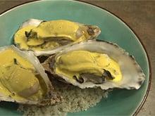 Huîtres chaudes aux poireaux et curry