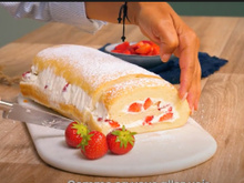 Gâteau roulé japonais aux fraises