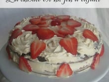 Gateau au chocolat et aux fraises à la crème
