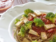 5 recettes qui vont mettre en valeur les pâtes complètes