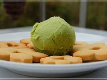 Crème glacée aux petits pois et à l'amande