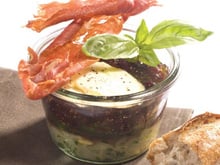 Verrine de Chavignol, figues fraîches et compotée d'oignons maison