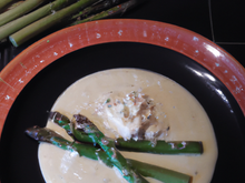 Pointe d'asperges vertes, crème à la Fourme d'Ambert