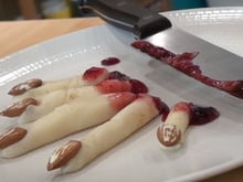 Doigts de sorcière arrachés en pâte d'amandes