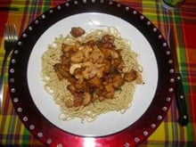 Poulet à l'ananas et aux noix de cajou