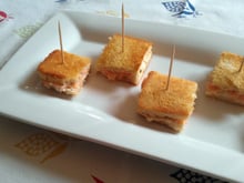 Le croque-monsieur saumon ail et fines herbes