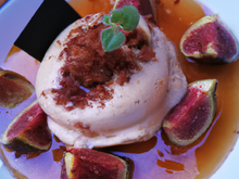 Crémeux de semoule aux figues rôties, glace en infusion de pain d'épices