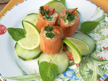 Assiette de saumon farci truite et avocat