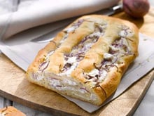 Pain aux oignons fourré au Philadelphia