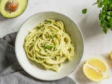 Spaghetti au citron et à l'avocat