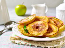 Envie de pancakes sains et gourmands ? Cette recette alsacienne aux pommes et sans friture va vous séduire