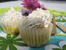 Mini cupcakes au surimi et à la moutarde à l'ancienne