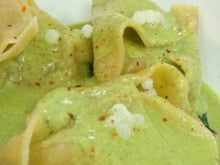 Raviole d'escargot, jus de cresson, caviar d'escargot