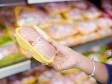 Rappel produit : plusieurs lots de cuisses et d’ailes de poulet vendus dans la France entière sont contaminés par la listeria !