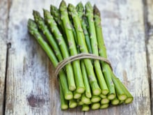 Ne faites pas l’erreur de jeter vos queues d’asperges, voici comment les cuisiner !