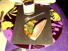 Pastèque et poivrons à la provençale, œufs brouillés à l'avruga