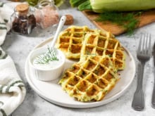 Ne faites plus vos courgettes en poêlée : la gaufre salée est l'idée de dîner qui change tout !