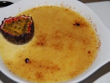 Crème brûlée au lait de coco et fruit de la passion