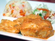 Poisson à la sauce tomate et ananas