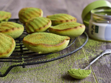 Mini-madeleines au thé matcha
