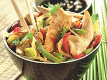 Wok d'aiguillettes de poulet gingembre
