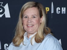 Hélène Darroze dévoile sa recette du Fiadone, un flan Corse délicatement parfumé aux zestes d’agrumes