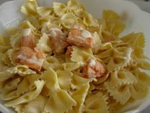Salade de farfalle au saumon