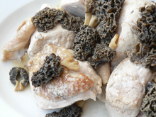 Poulet au vin jaune et aux morilles