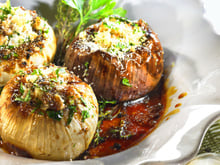 Oignons dorés et farcis