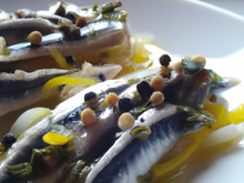 Anchois frais au vinaigre et à l'ail