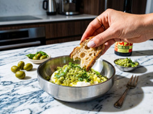 Cette nouvelle façon de manger des olives va changer vos apéros