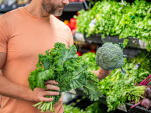 Plus riche en vitamine C que l’orange, un meilleur taux de calcium que le lait : ce légume étonnant est le parfait allié pour affronter l’hiver