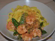 Tagliatelles aux scampis et mange-tout